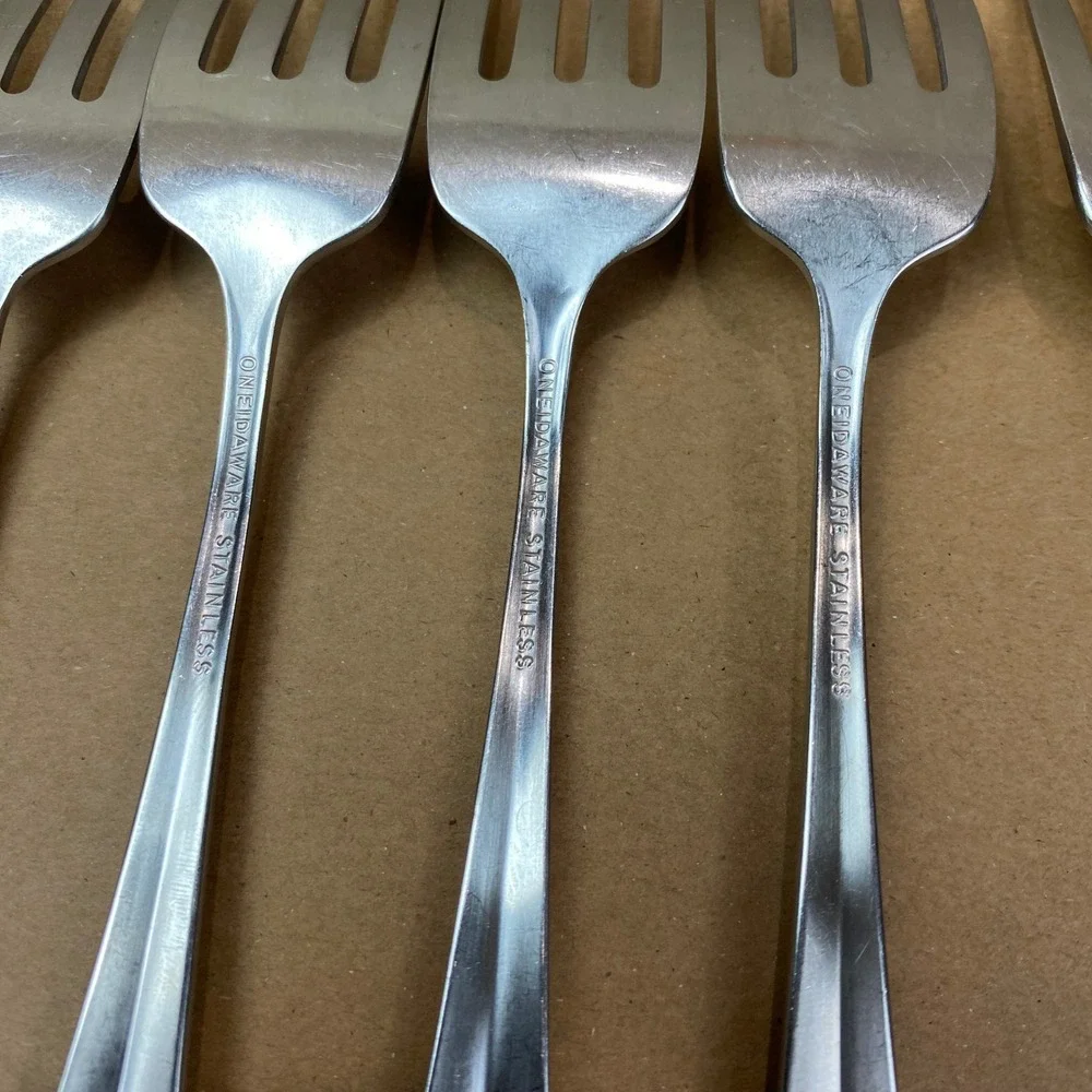 Oneida Oneidaware Stainless Steel Salad Forks Set of 10 Silver Heart Base 6